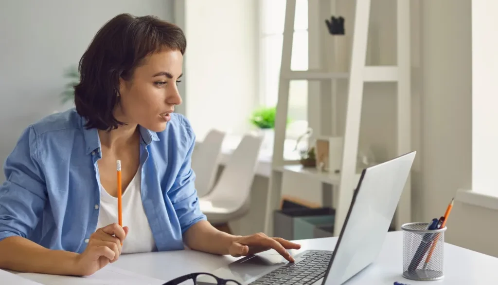 Confident Civil Servants Online